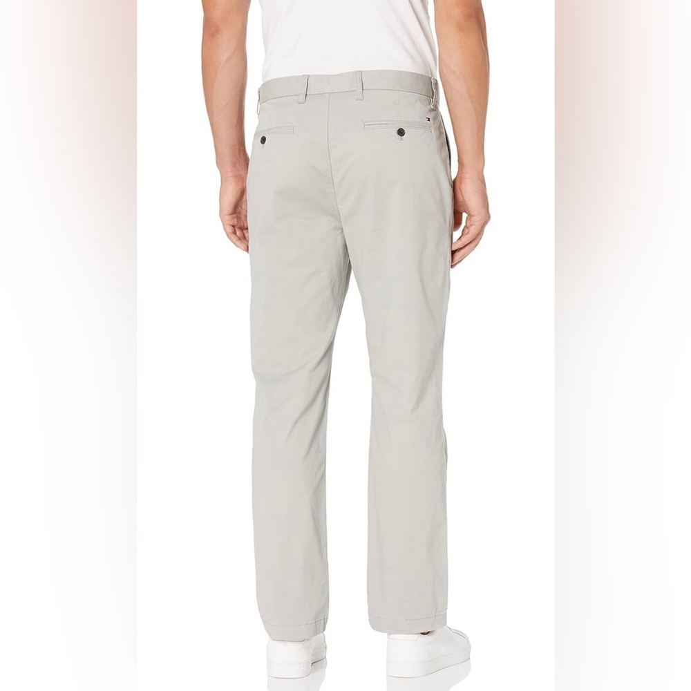 NWT Tommy Hilfiger Men's Comfort Stretch Cotton Chino Pants Size 36Wx30L - Picture 2 of 8